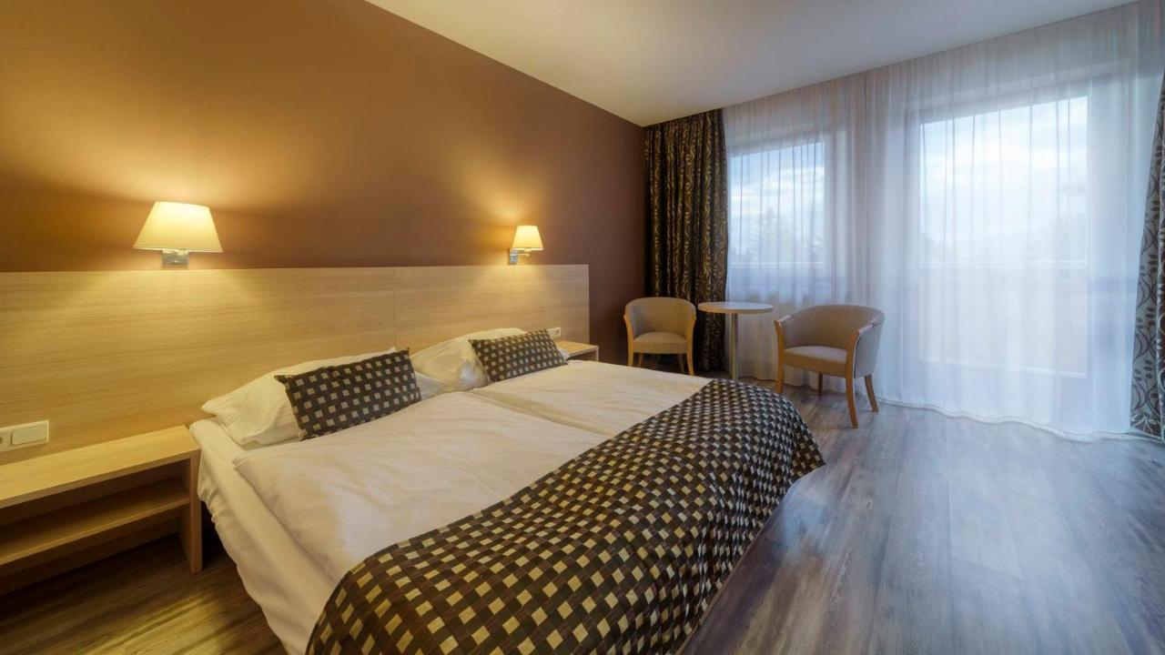 Wellness Hotel Patince Eksteriør billede