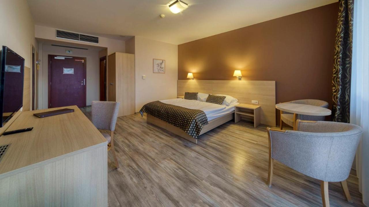 Wellness Hotel Patince Eksteriør billede