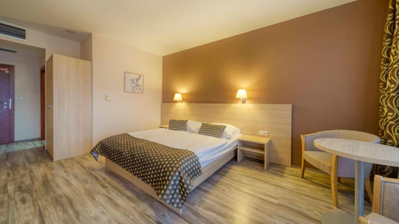 Wellness Hotel Patince Eksteriør billede