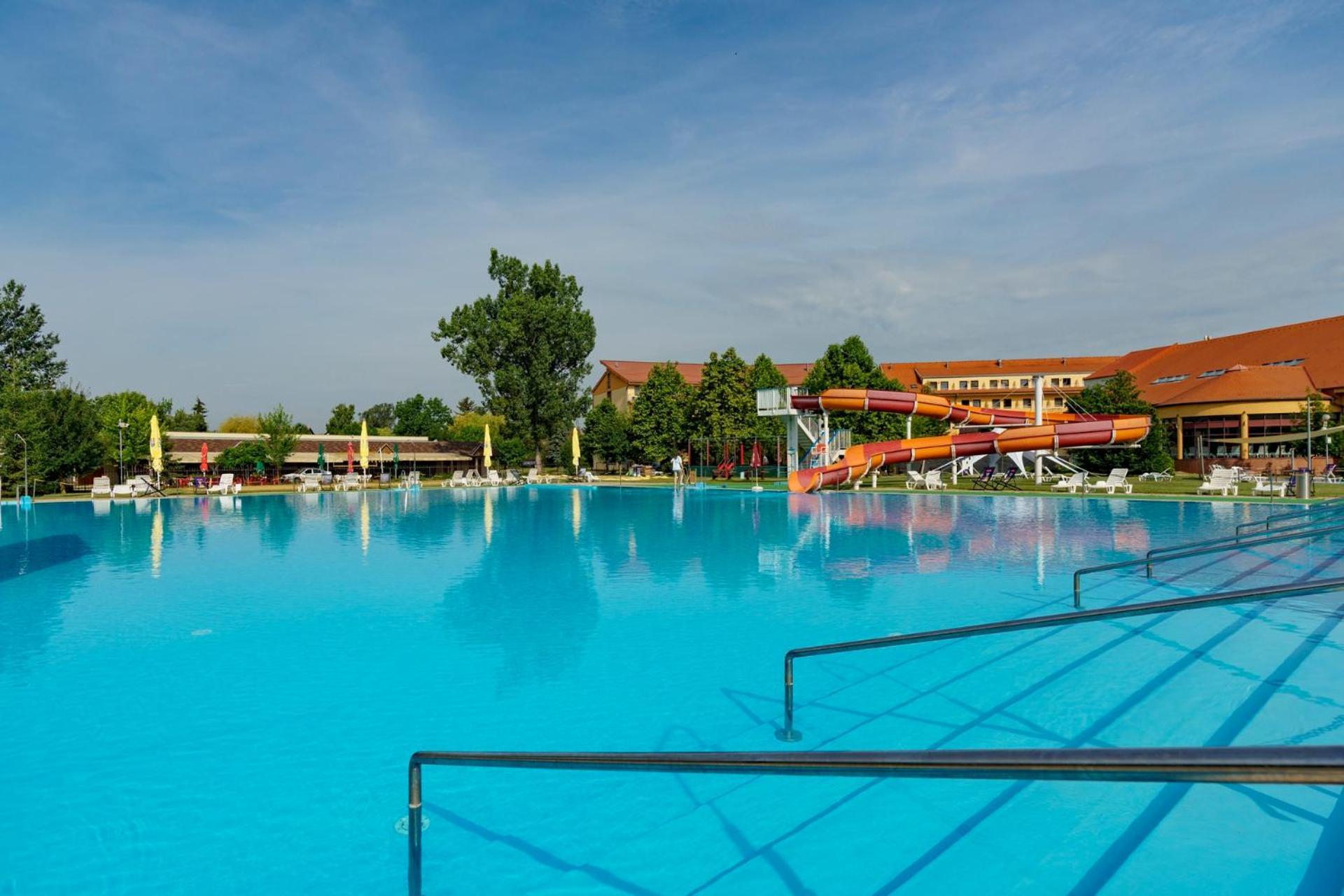 Wellness Hotel Patince Eksteriør billede