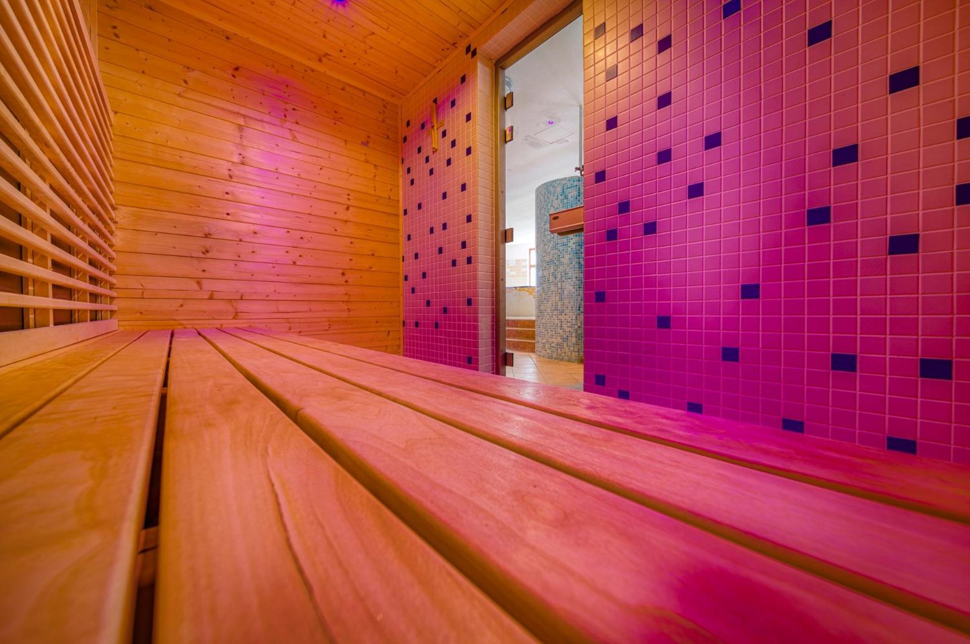 Wellness Hotel Patince Eksteriør billede