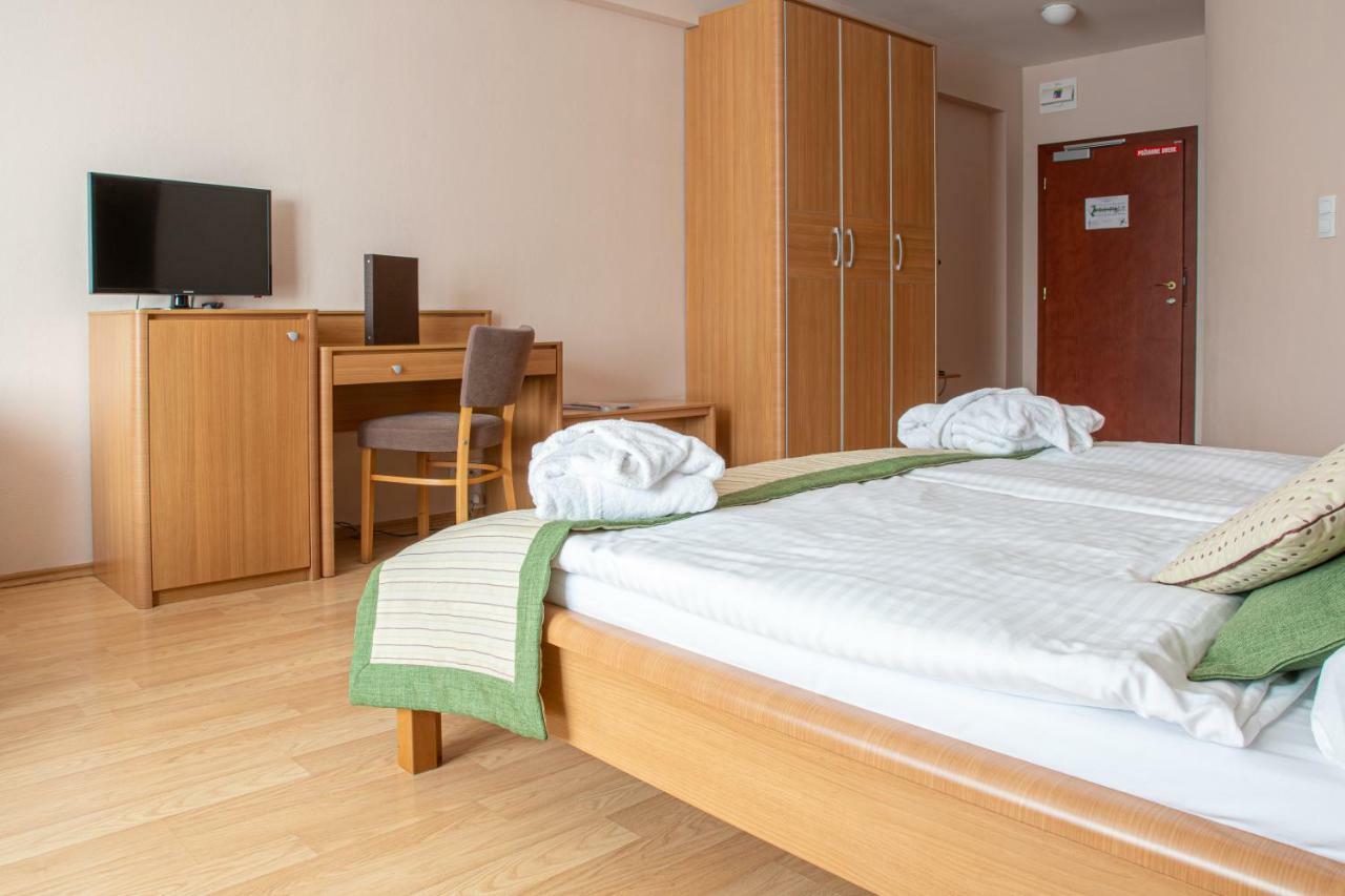 Wellness Hotel Patince Eksteriør billede
